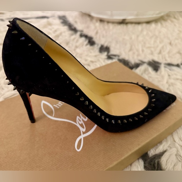 Christian Louboutin Anjalina Studded Pointed Toe Pump - Size 37 (7) - Picture 3 of 8